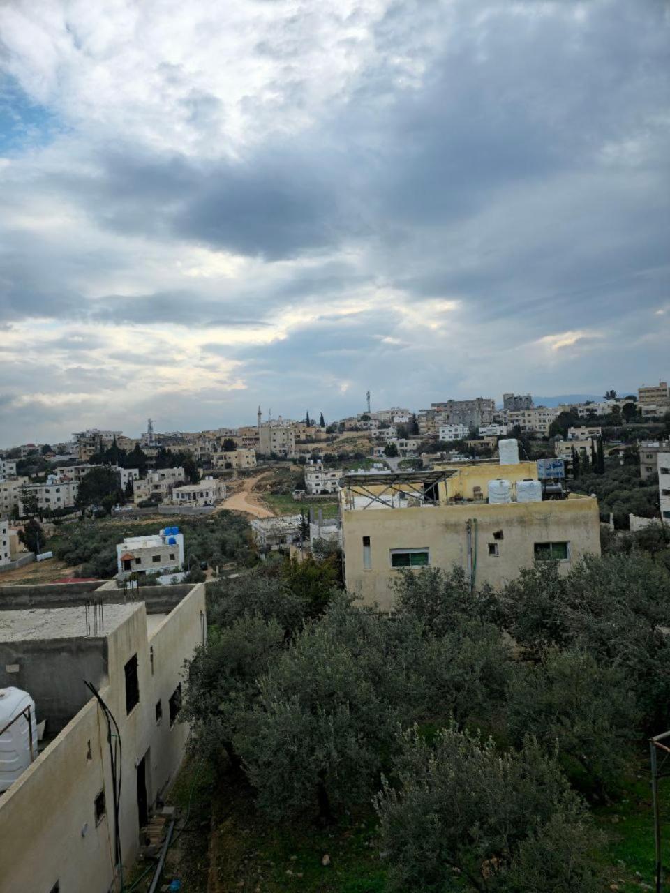 Furnished Apartment For Rent In Jarash شقة مفروشة للإيجار في جرش Экстерьер фото